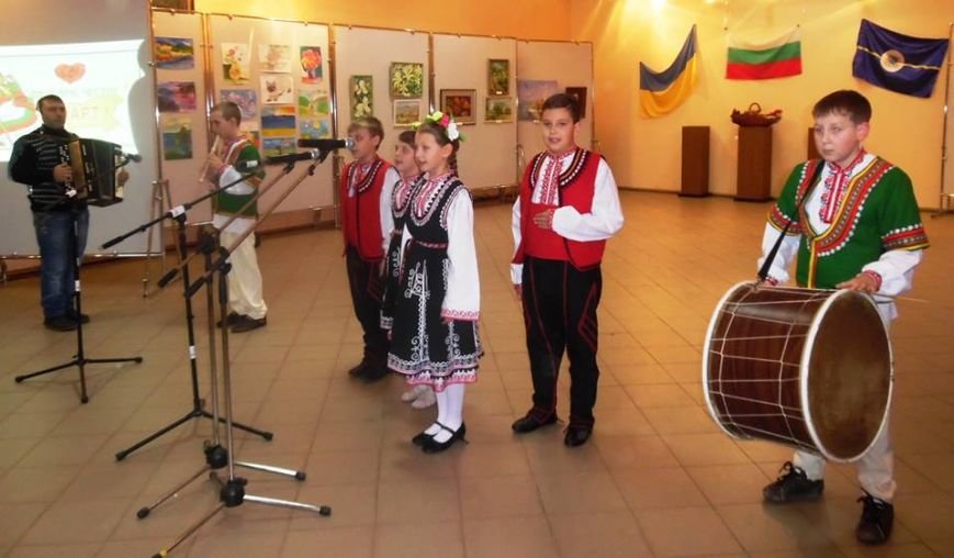 Дни болгарской культуры в Бердянске завершились праздничным концертом (фото) - фото 4