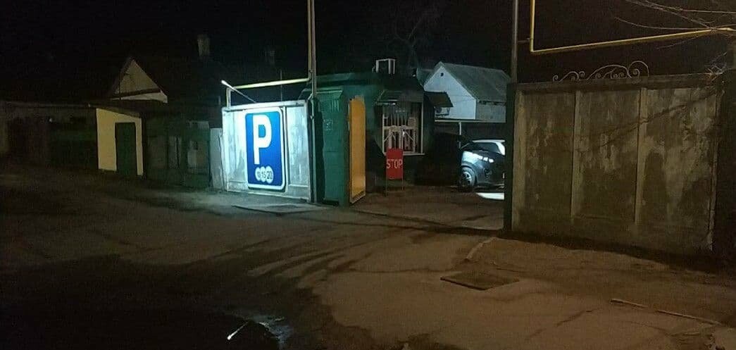 Автостоянка по улице Лиепайской Автостоянка по улице Лиепайской, Рина