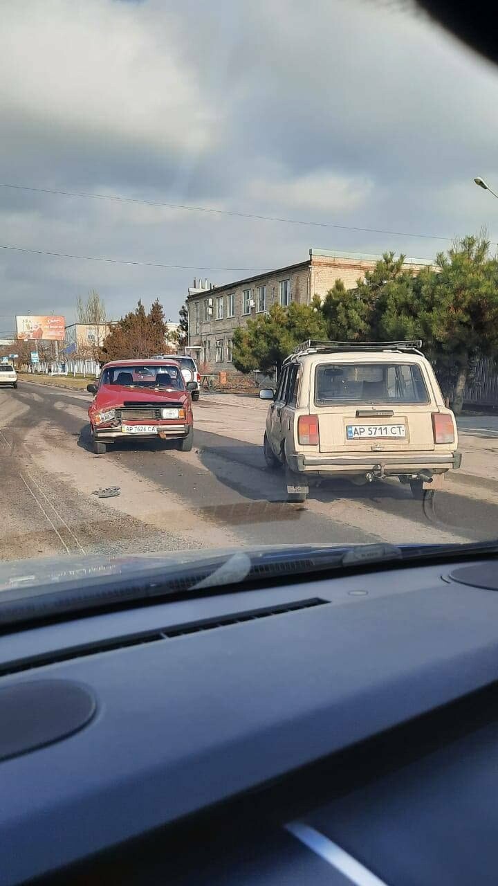 На проспекте Восточном столкнулись два автомобиля (фото), фото-2