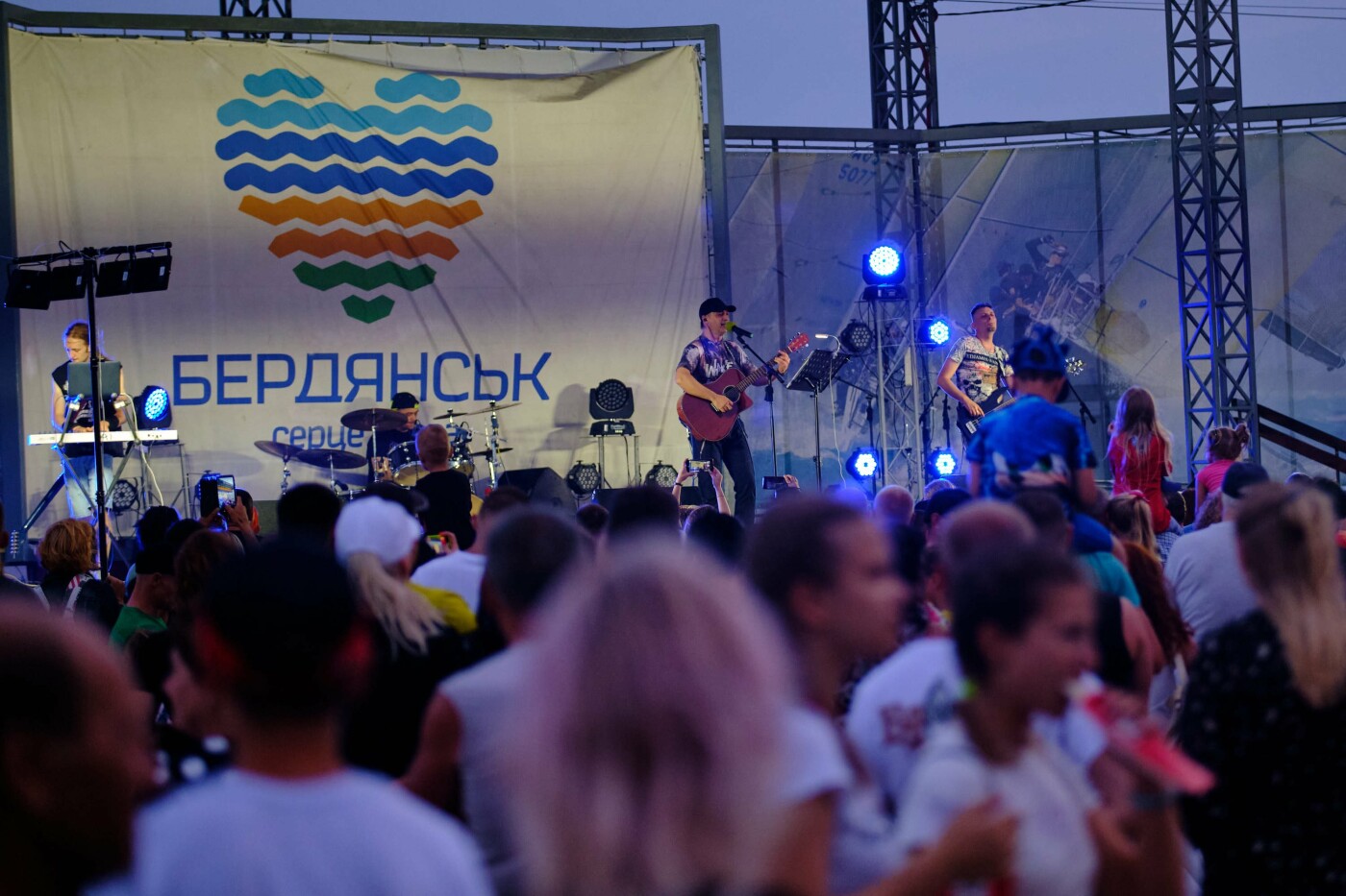 Приморскую площадь «зажгли» кузнецы Украины и молодежь Бердянска (ФОТОРЕПОРТАЖ), фото-26