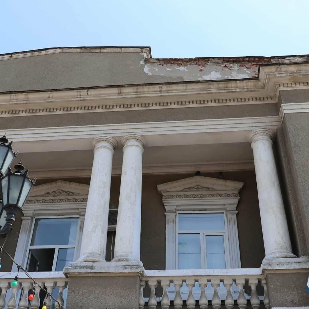 С фасада бердянского дома по проспекту Труда падали камни (ФОТО), фото-3