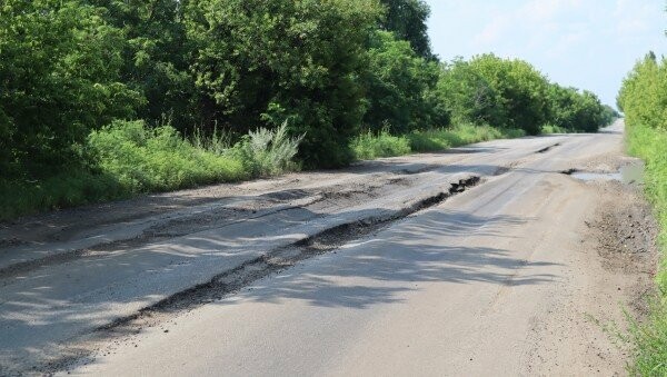 Фуры разбили дорогу в Бердянском районе, фото-1