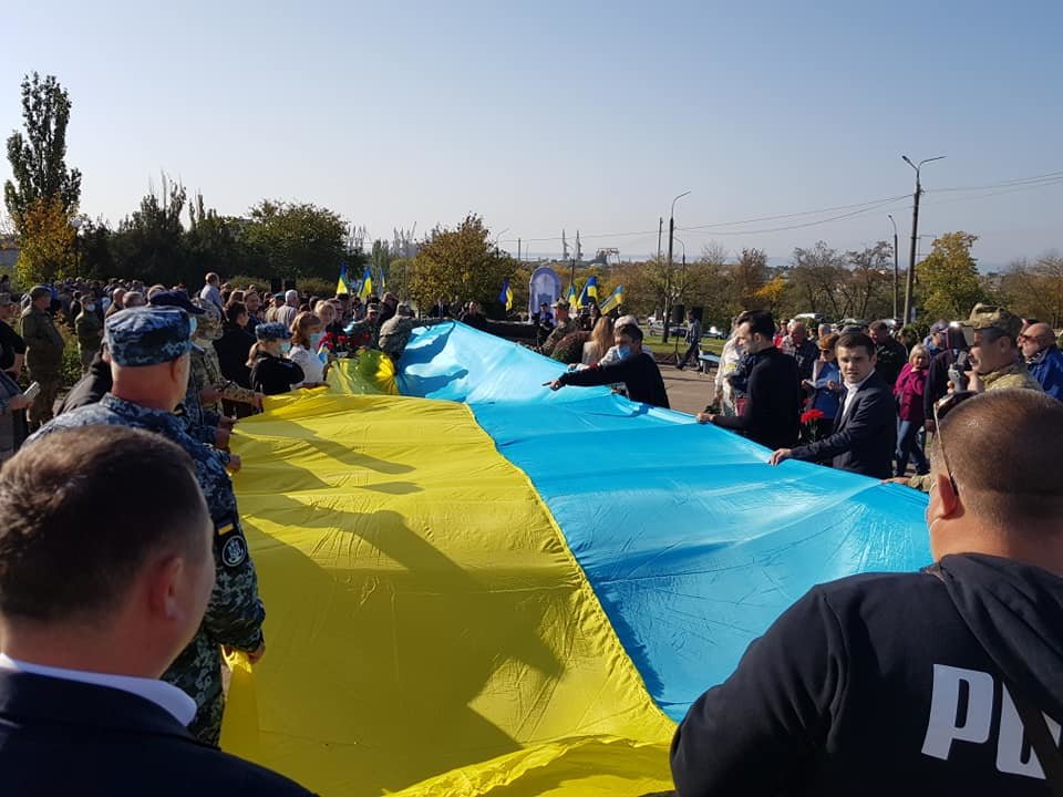 В Бердянске открыли Памятный знак защитникам, погибшим за ц..., фото-2 В Бердянске открыли Памятный знак защитникам, погибшим за целостность Украины, фото-2