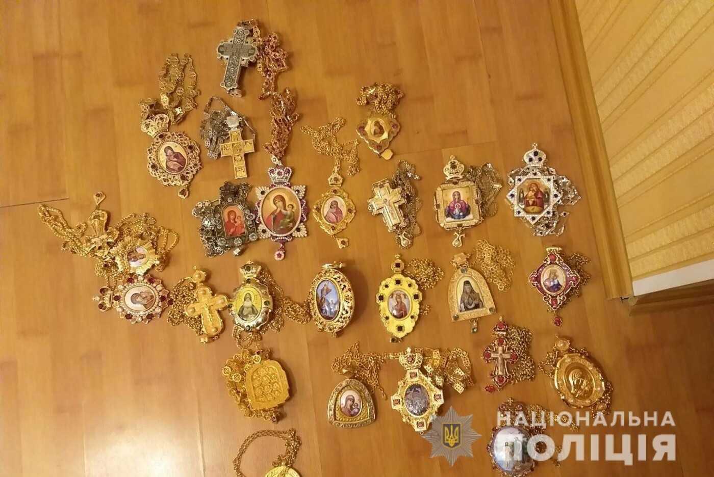 Бердянские полицейские задержали вора церковных ценностей, фото-4 Бердянские полицейские задержали вора церковных ценностей, фото-4