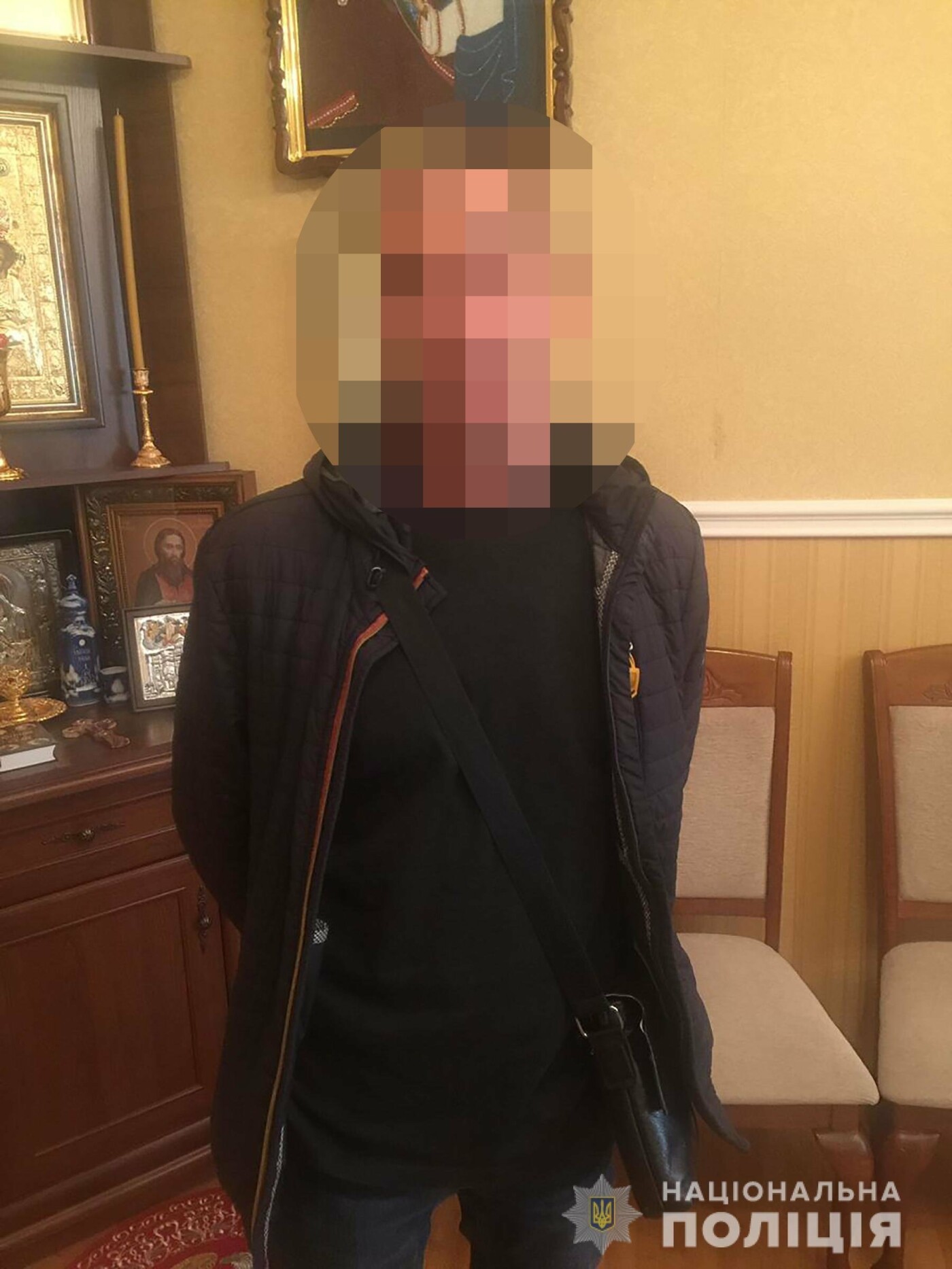 Бердянские полицейские задержали вора церковных ценностей, фото-5 Бердянские полицейские задержали вора церковных ценностей, фото-5