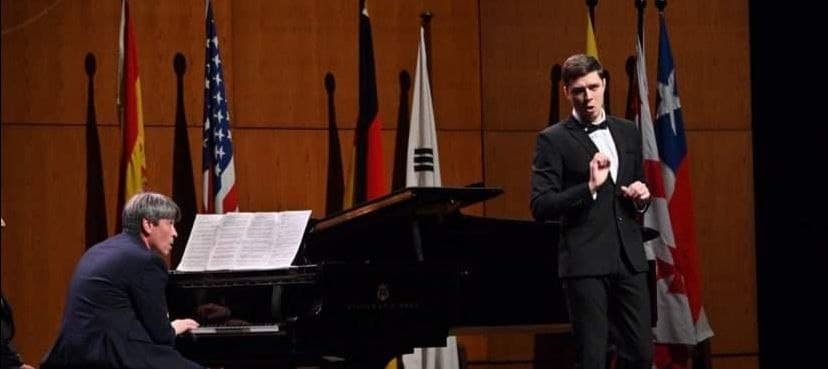 Басс-баритон Metropolitan Opera из Бердянска Владислав Буяльский: «Всё начиналось здесь!»