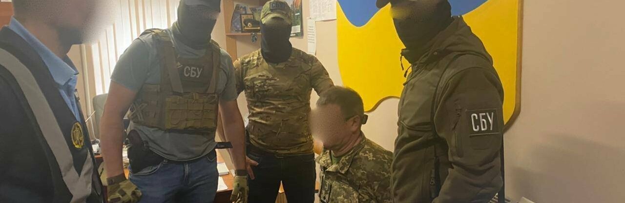 В Запорожской области заместитель военного комиссара попался на взятке