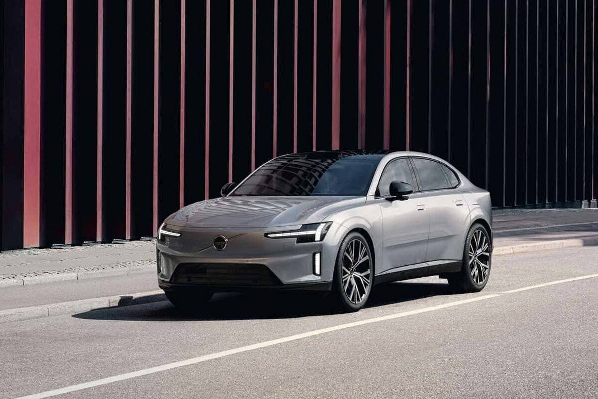 Volvo ES90 для далеких поїздок: комфорт та автономність