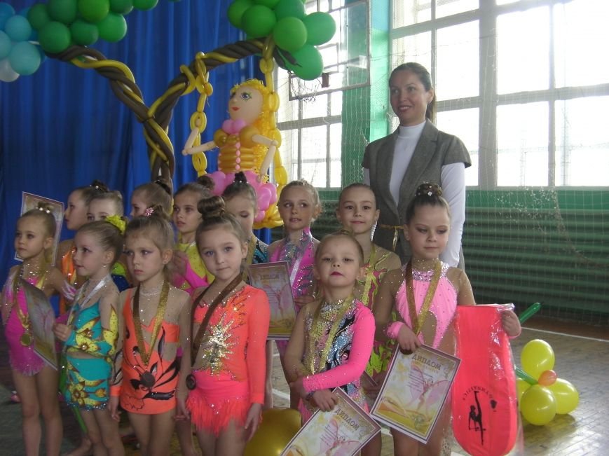 Бердянские гимнастки приняли участие в турнире «Золотая фея» (фото) - фото 1