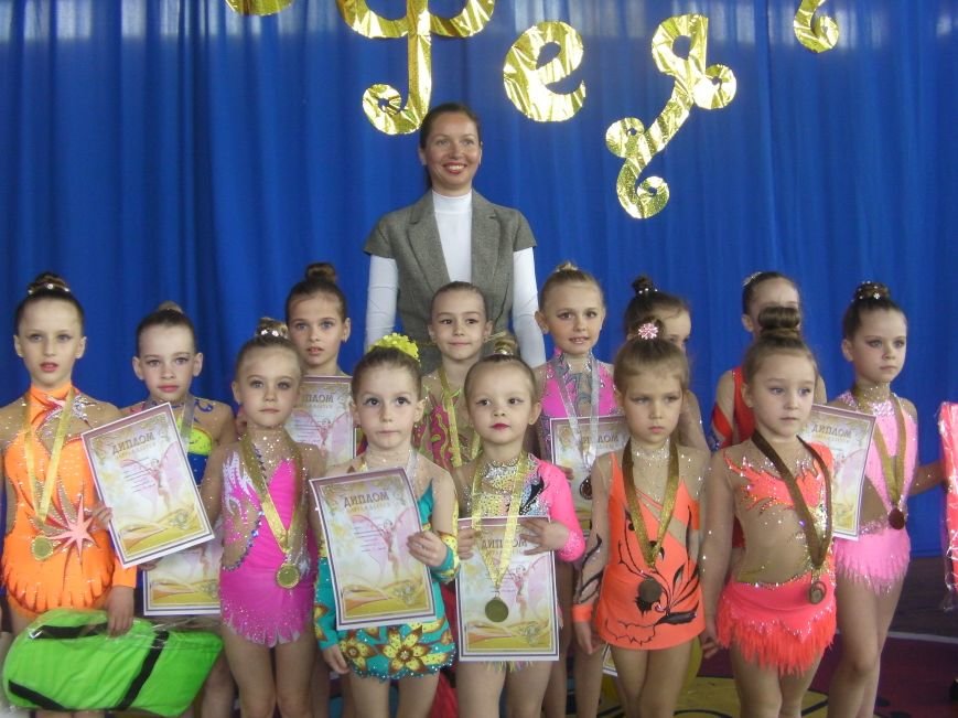 Бердянские гимнастки приняли участие в турнире «Золотая фея» (фото) - фото 2